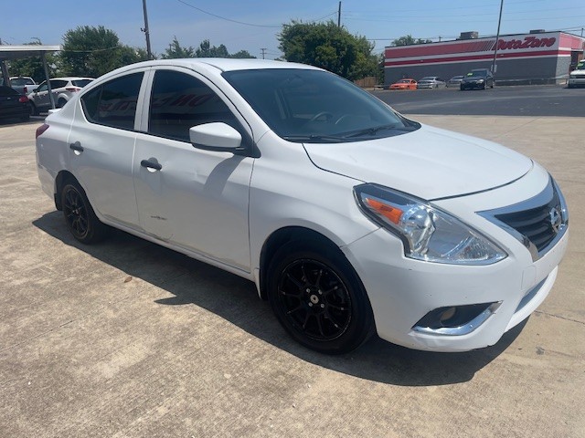 Used 2019 Nissan Verna front view for sale in DFW Metroplex