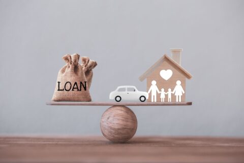 Visual representation of a title loan and a mortgage.